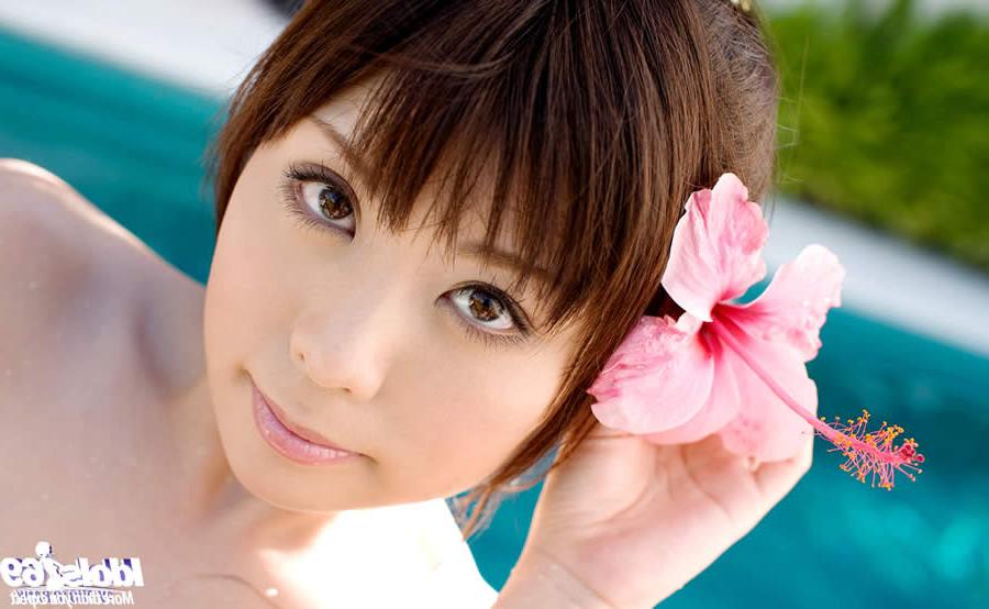 15P Adorable japanese girl swimming naked