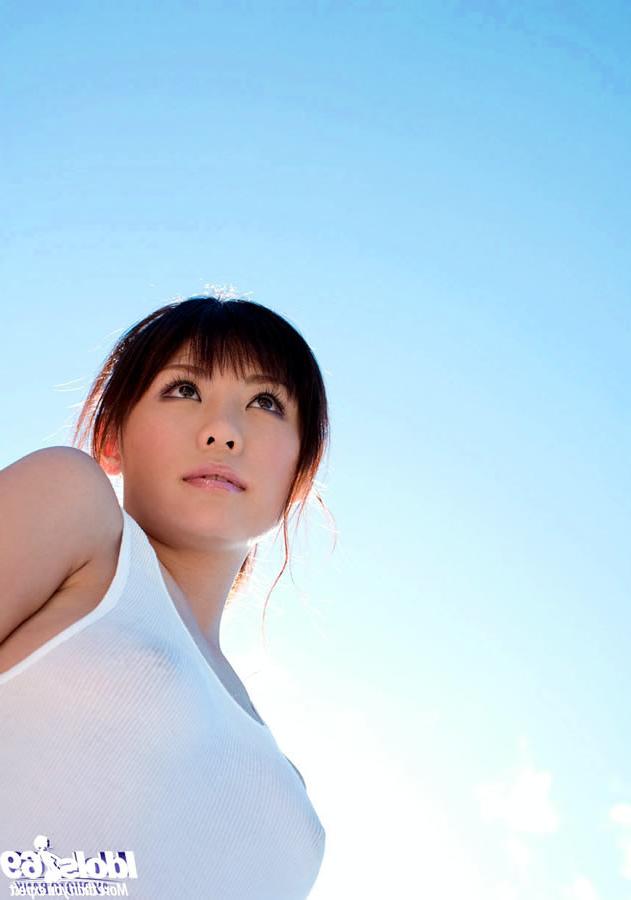 15P Adorable japanese girl swimming naked