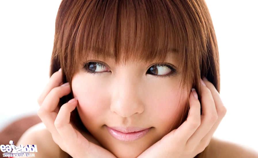 15P Adorable japanese av idol naked in her bedroom