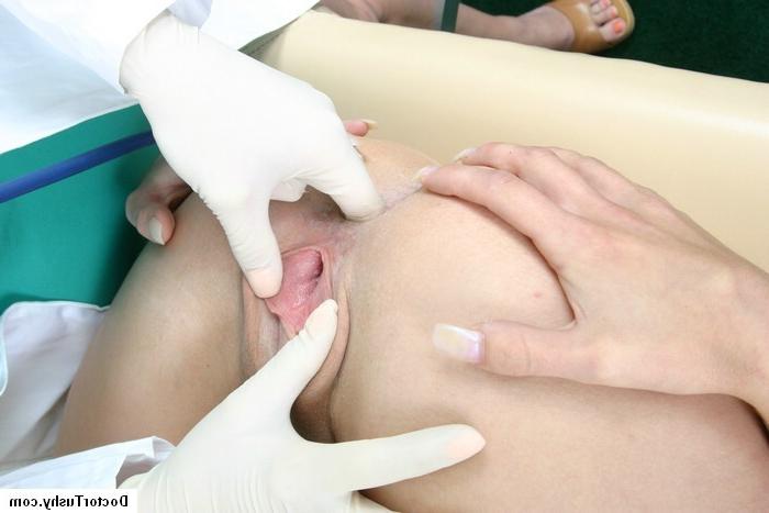 20P Adorable petite blonde visit gyno doctor for full vagina check