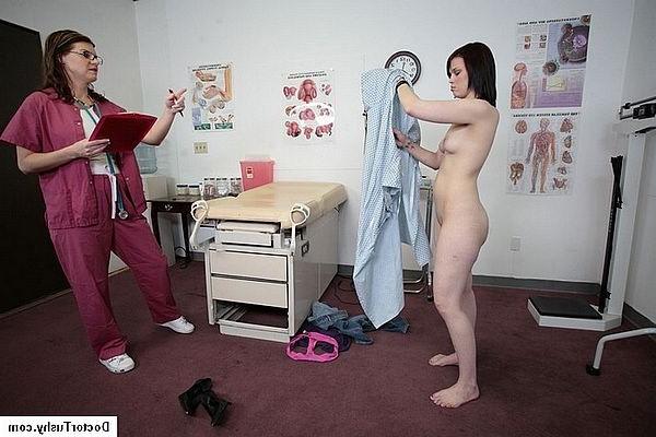 20P Adorable petite brunette visit gyno doctor for her vagina checku