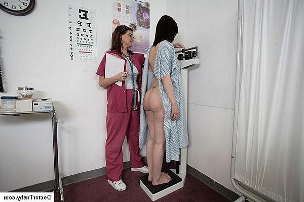 20P Adorable petite brunette visit gyno doctor for her vagina checku