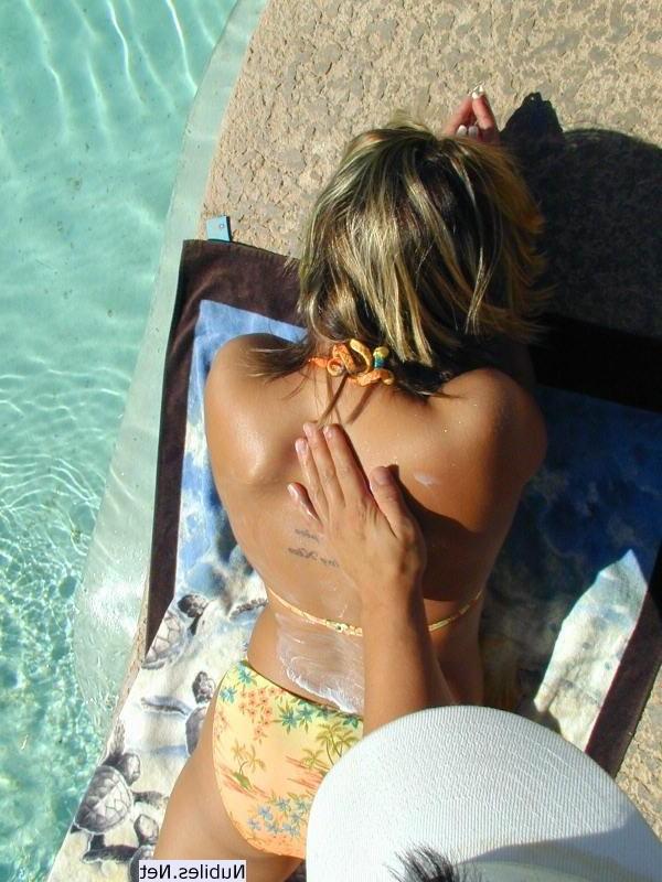 20P Adorable pretty blonde babe playing tennis and posing great body