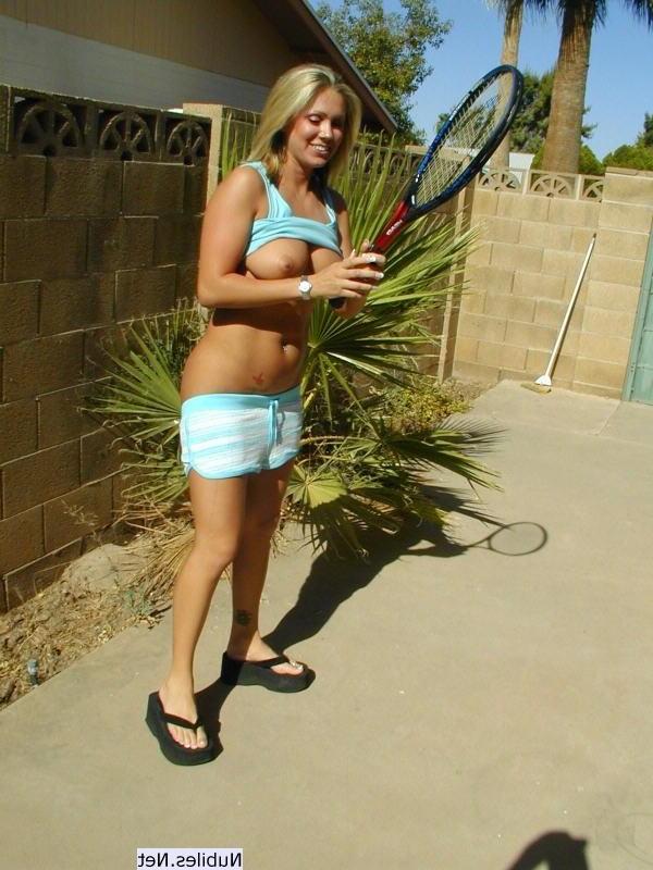 20P Adorable pretty blonde babe playing tennis and posing great body