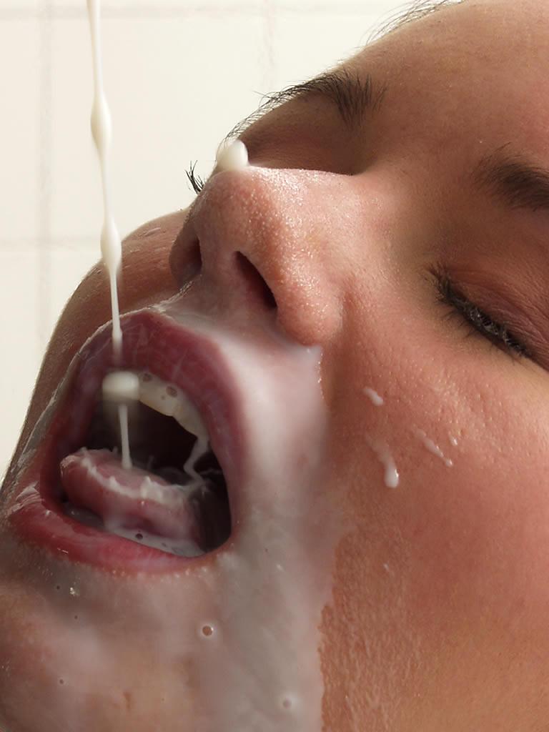 17P Adorable teen gets wet and kinky in the bathtub