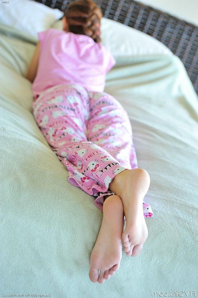 15P Adorable Persian girl experiments with bullet toys