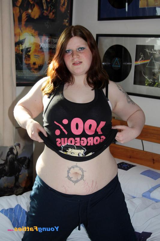 16P Adorable chubby babe with yummy tattoed nipples