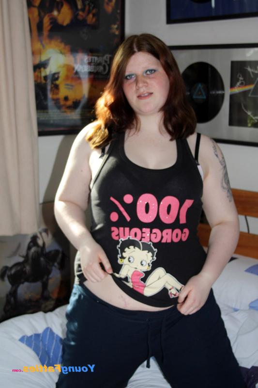 11P Adorable chubby babe with yummy tattoed nipples