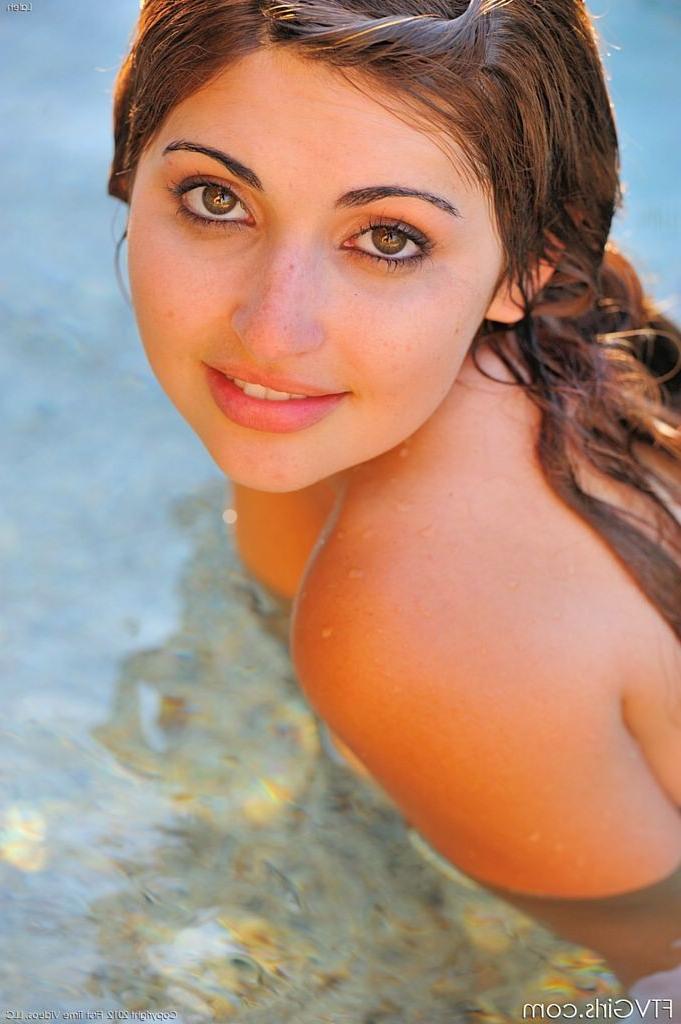15P Adorably cute Persian girl in a small cameltoe bikini