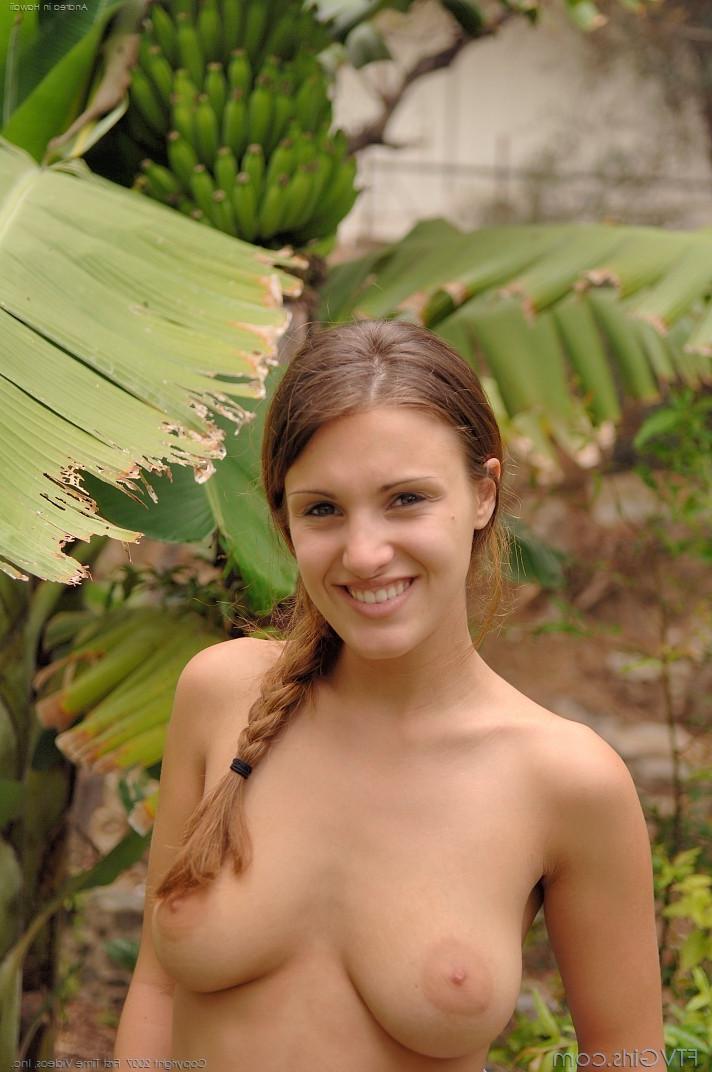 20P Adorable amateur cute teen babe posing her body and toying pussy