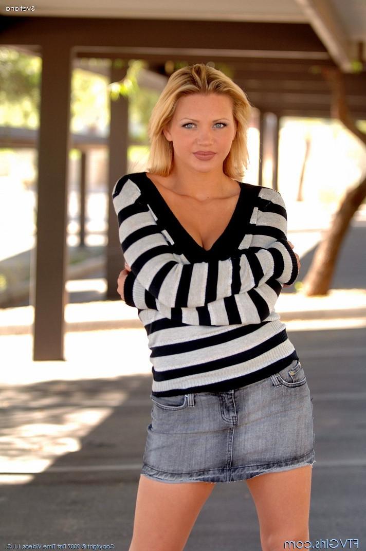 16P Adorable amateur blonde teen babe posing body and flashing tits
