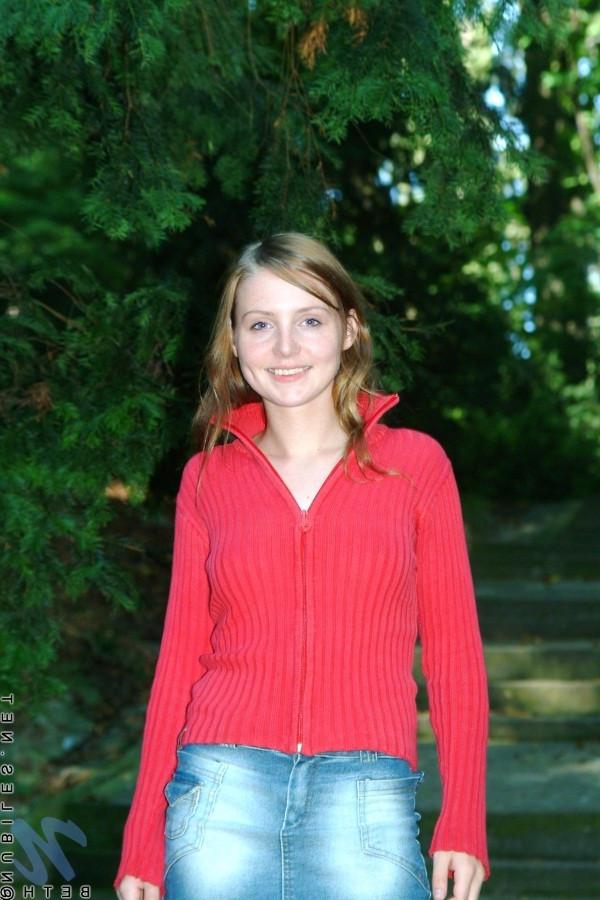 20P Absolute adorable amateur sexy babe posing tits and pussy outdoo