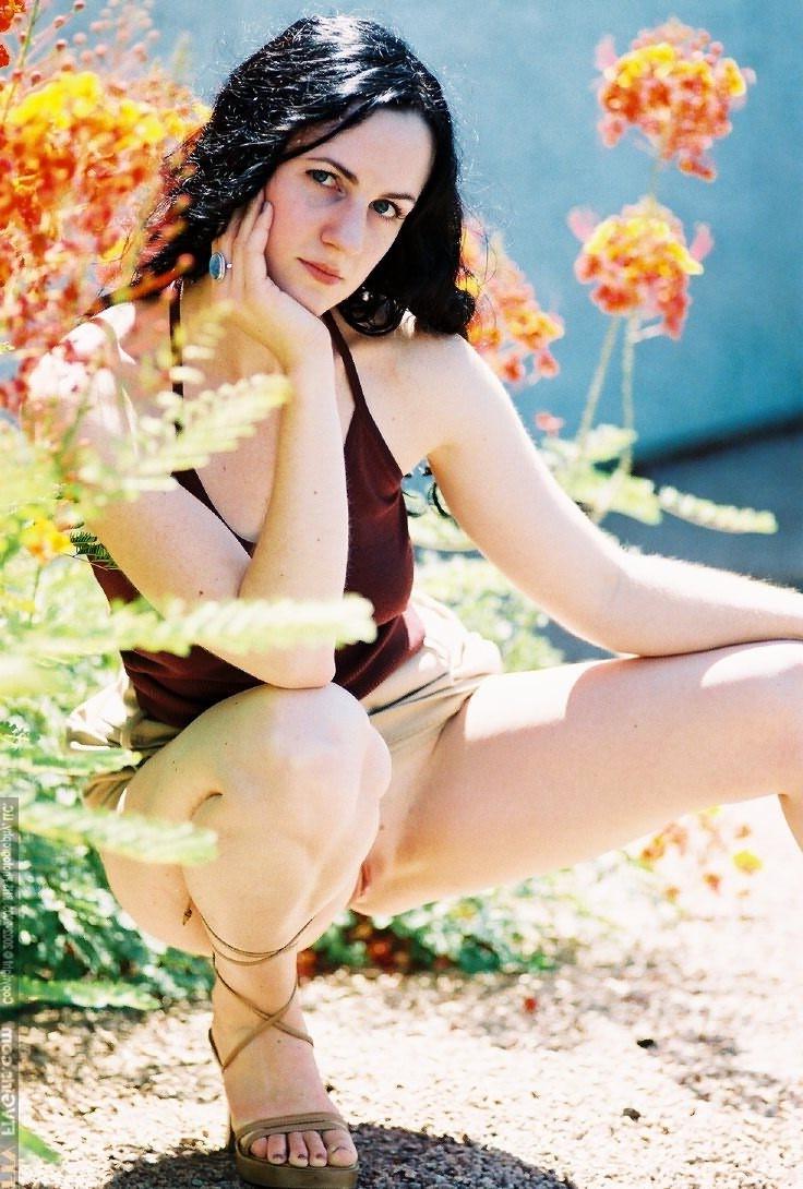 20P Adorable amateur brunette teen posing tits and body and pussy ou