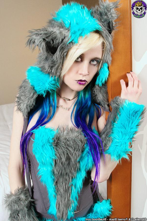 15P Adorable Petite Raver Kitty Girl in Fun Fur