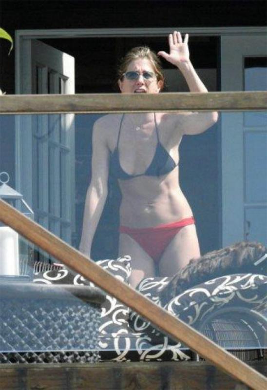 15P Lovely Jennifer Aniston and her perfect perky tits