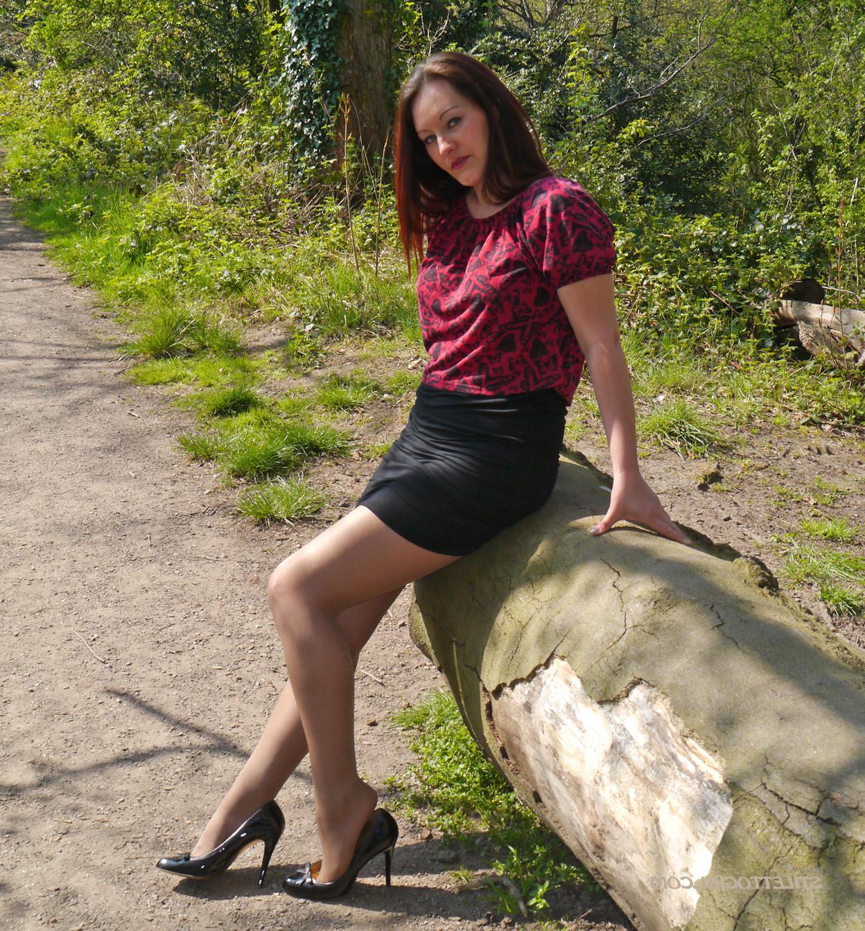 16P This is the attractive and loveable Jenna her beautiful legs are