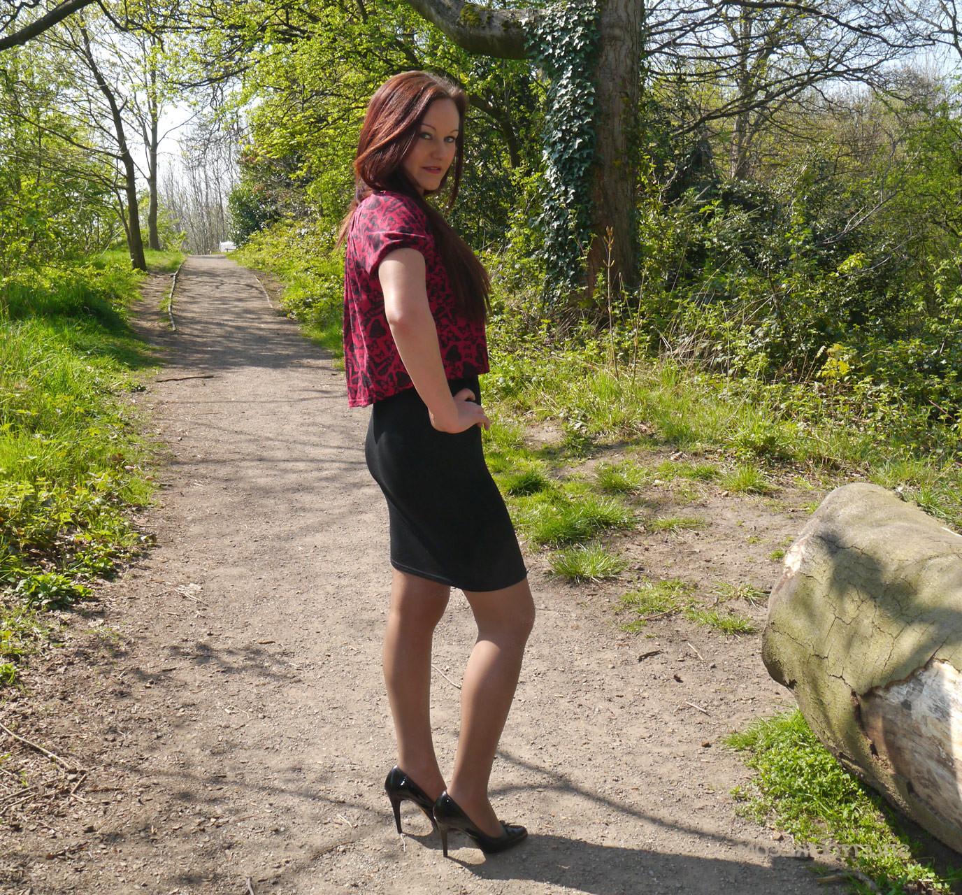 16P This is the attractive and loveable Jenna her beautiful legs are
