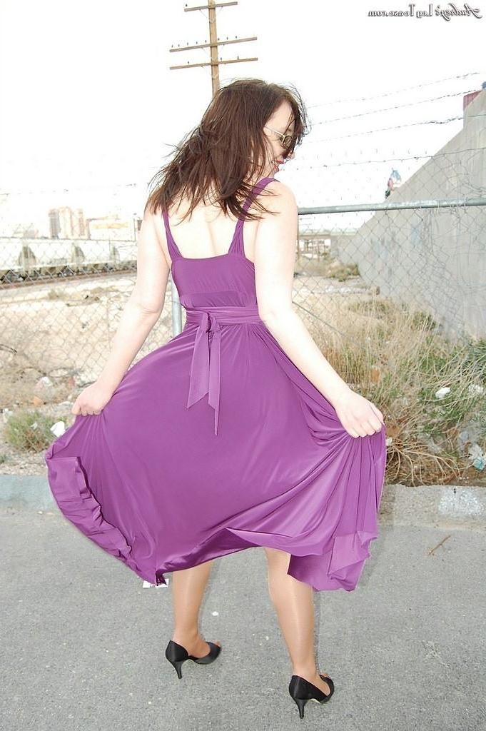 16P Amateur Audrey in pantyhose outdoors