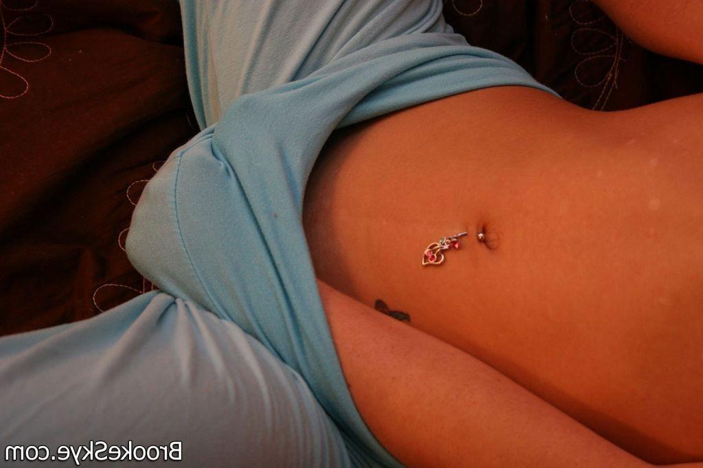 16P Lovely amateur teen Brooke Skye stripping and teasing