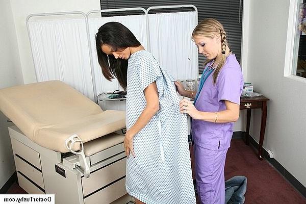 20P Adorable petite brunette visit gyno doctor for her vagina checku