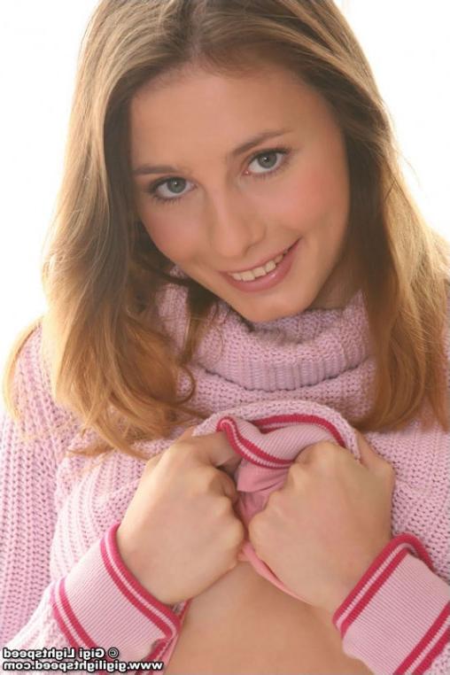 15P Adorable teen Gigi Lightspeed poses on a chilly winter's day