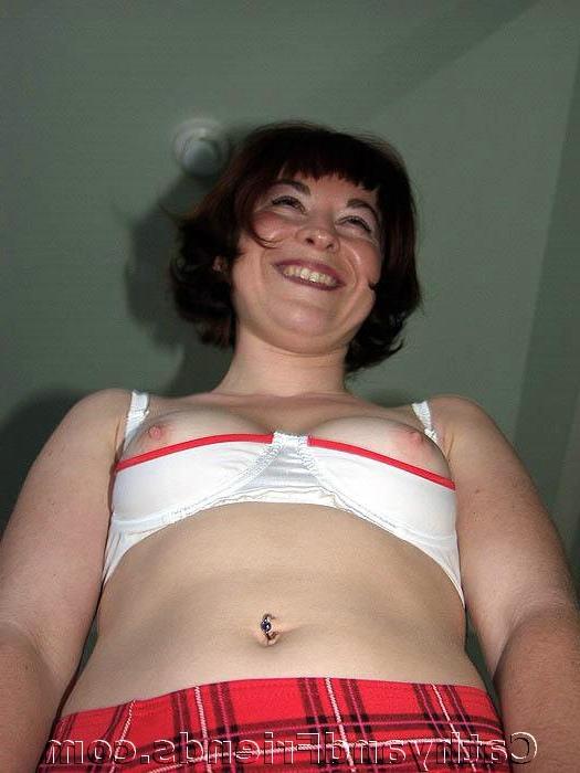 16P Lovely young amateur shows perky tits n hairy muff