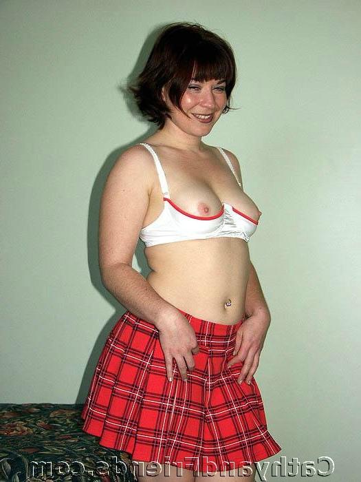 16P Lovely young amateur shows perky tits n hairy muff