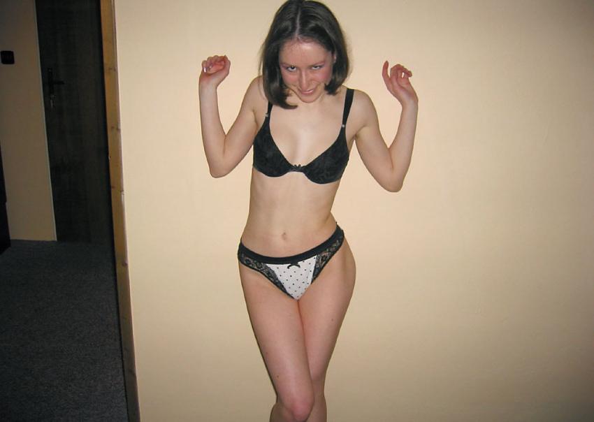 20P Lovely brunet holeing small boobies