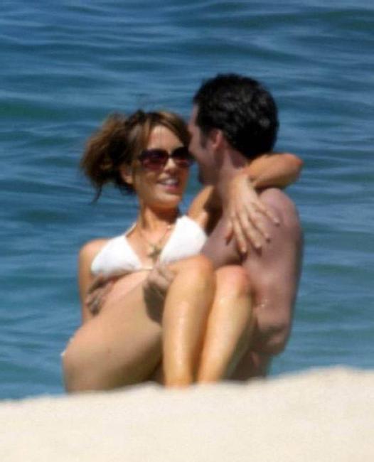 16P Sweet celebrity actress Kate Beckinsale exposed boobs