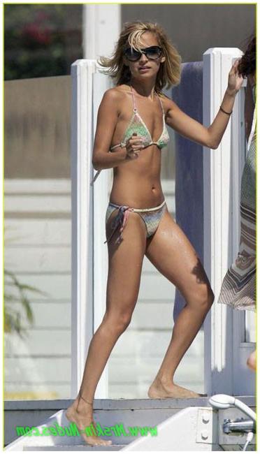 16P Lovely and sweet babe Nicole Richie looking very hot
