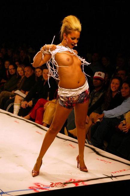 16P Lovely and sweet babe Nicole Richie looking very hot