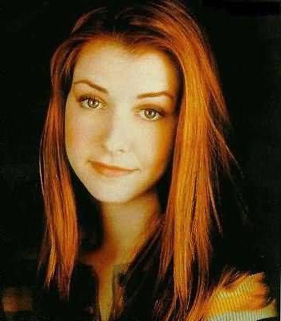 16P Lovely sexy celebrity Alyson Hannigan showing nude tits