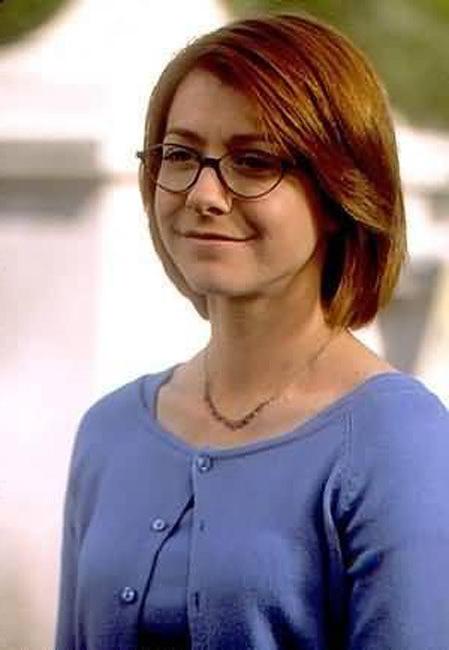 16P Lovely sexy celebrity Alyson Hannigan showing nude tits