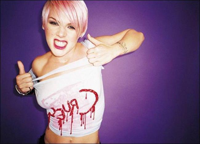 15P Lovely sexy singer Pink posing very hot