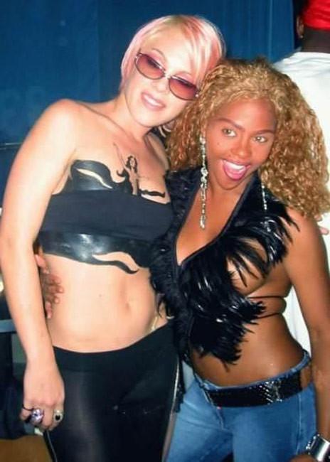 15P Lovely sexy singer Pink posing very hot