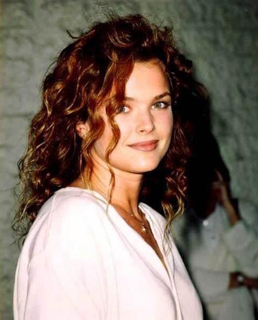 16P Adorable actress Dina Meyer nude in hot movie scenes