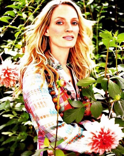 15P Adorable actress Uma Thurman sexy posing