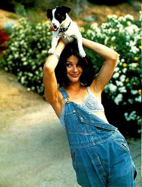 15P Adorable actress Sandra Bullock