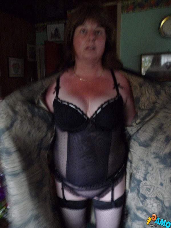 16P lovely mature ladies