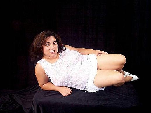 20P White fatty acrobatic on floor