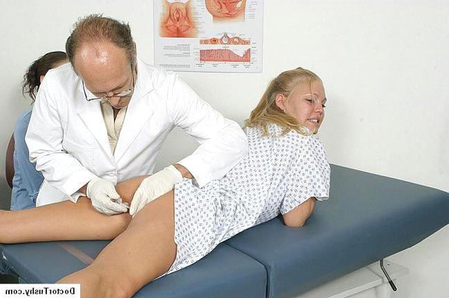 16P Sexy young blonde gets Gyno Exam
