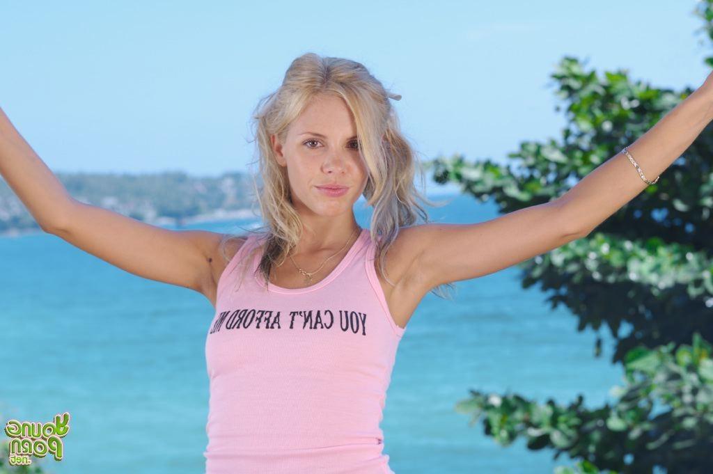 15P Adorable blonde coed girl showing all