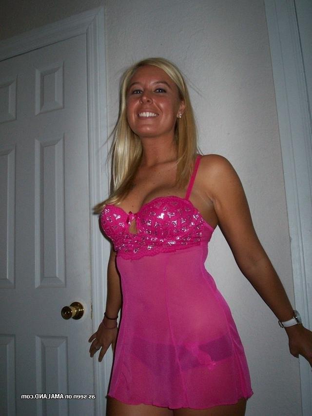 15P Assortiment d'adorables copines adolescentes amateurs dans des photos faites maison