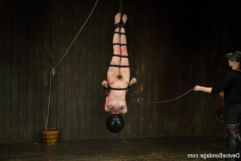 15P Like girls who love pain? Let me introduce you to Amanda. Girls who can either t