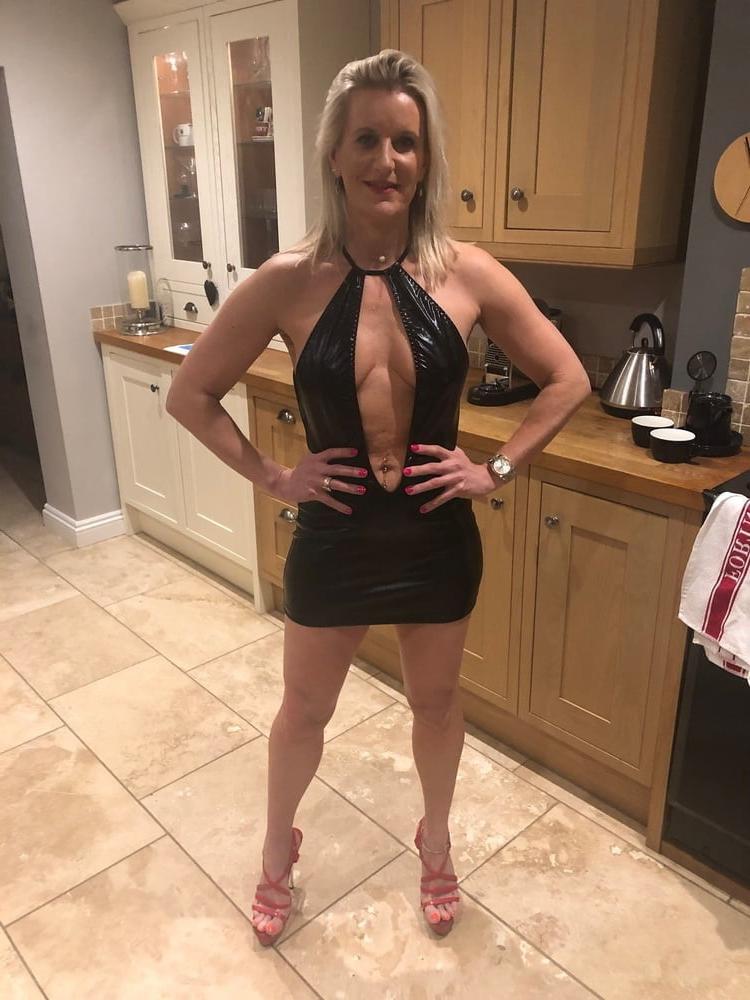 25P Adorable real chicks 279