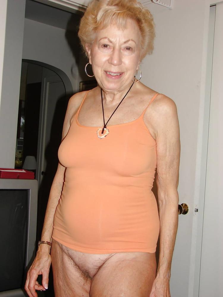 22P More pics of extremely old adorable granny