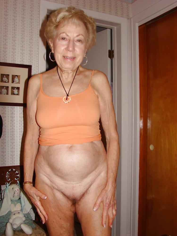 22P More pics of extremely old adorable granny