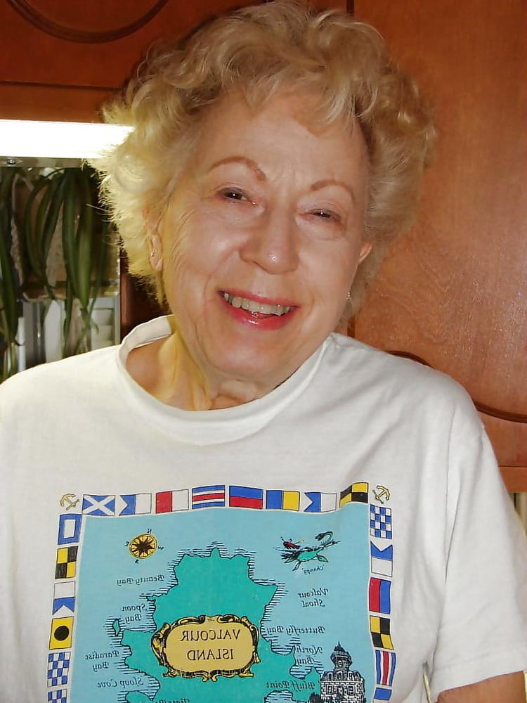 22P More pics of extremely old adorable granny