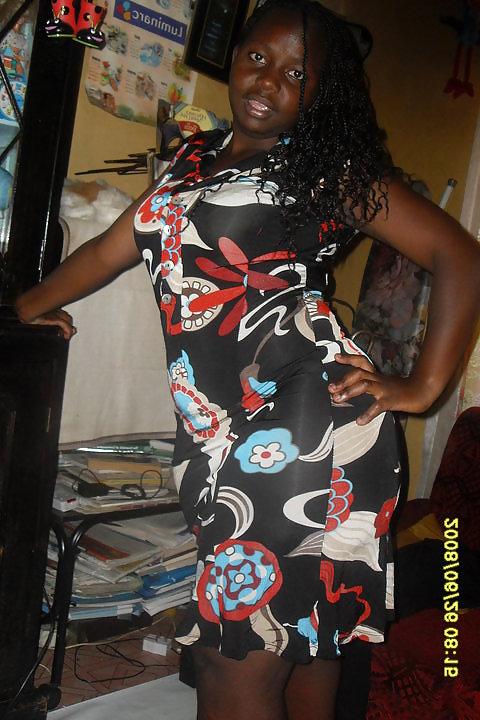 17P YUMMY AFRICAN GIRL I WANT SO BAD :-P