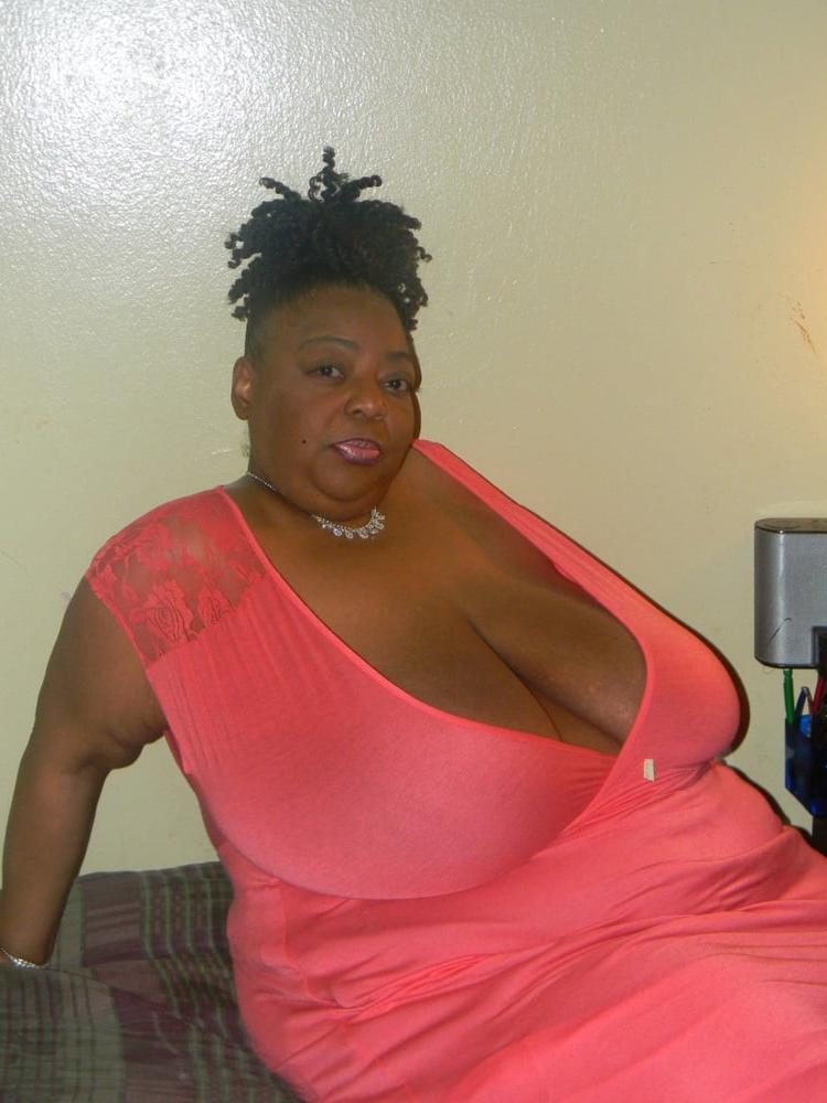 25P Biggest mama Africa #1